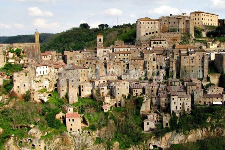 Toscana - Maremma - Municipality of Sorano - Villa on sale 300 sqm