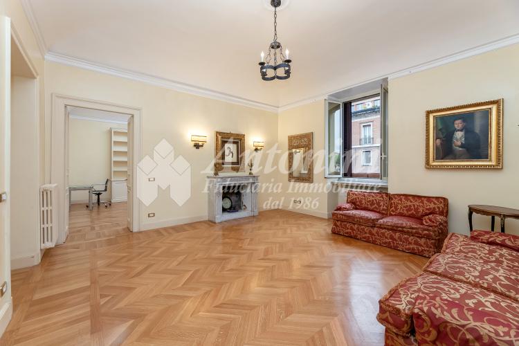 Prati Via Crescenzio prestigious flat to let of 220 sqm