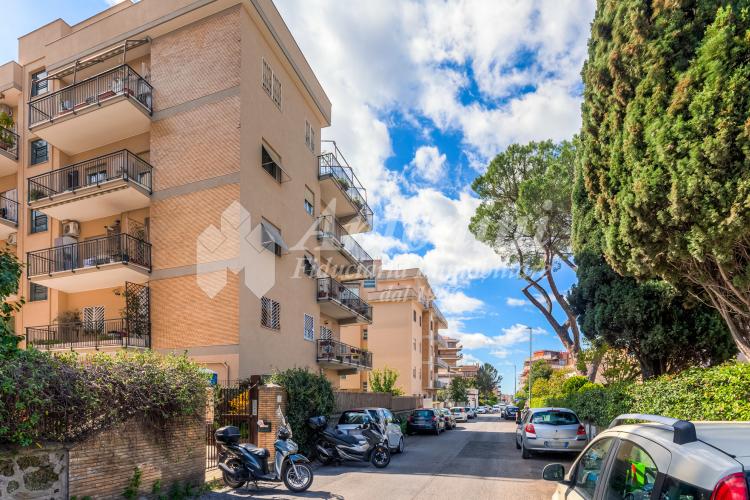 Torrevecchia neighborhood Via Augusto Tebaldi 150 sqm