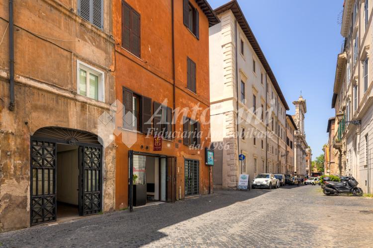 Centro Storico Via Giulia &quot;Palazzo Sacchetti&quot; Office For Sale