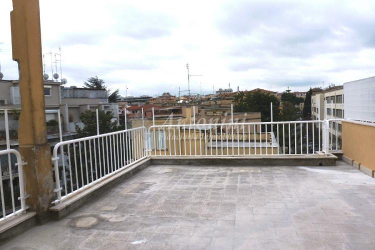 Trieste Via delle Isole Penthouse For Rent of 150 sqm