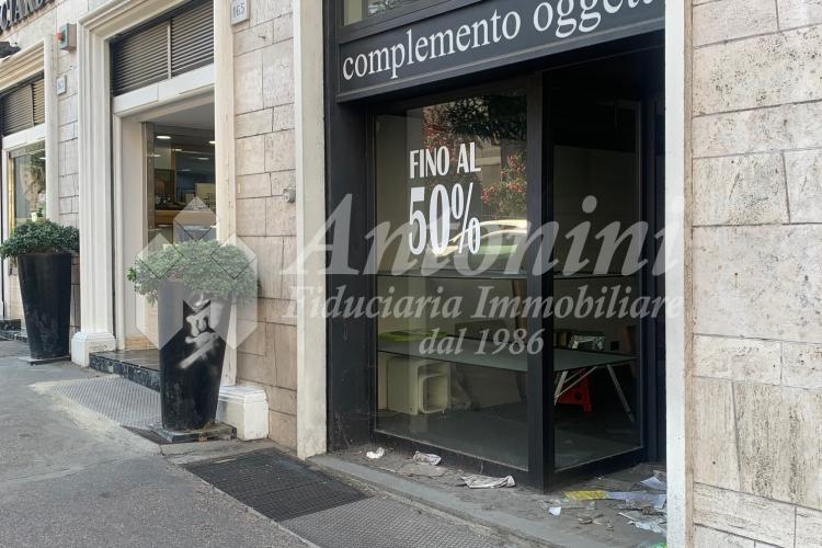 Trieste (quarter) Via Tripoli Shop for Sale of 40 sqm