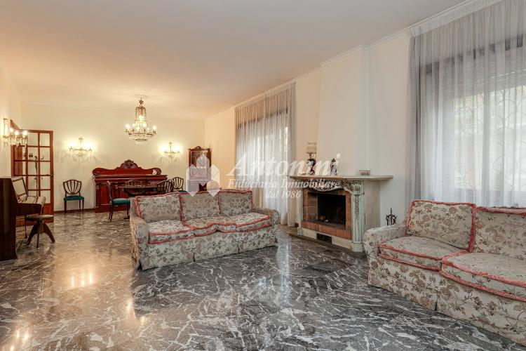 Appio Latino Via Latina apartment For Rent of 165 sqm