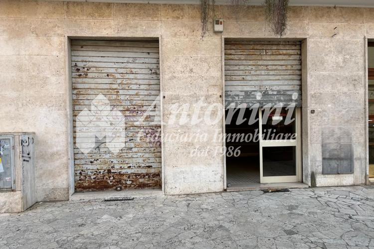 Trieste neighborhood Via Massaciuccoli Shop 90 sqm