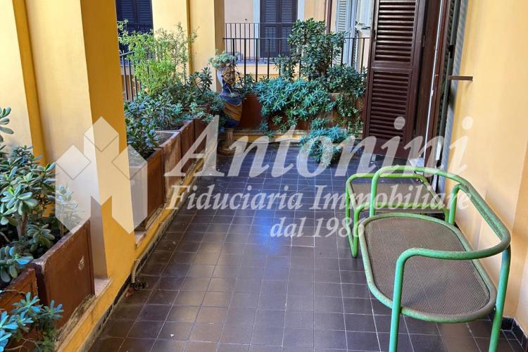 Historic Center  Campo Marzio neighborhood 73 sqm + Terrace