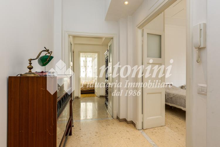 via tolmino- 120 mq con balcone e cantina